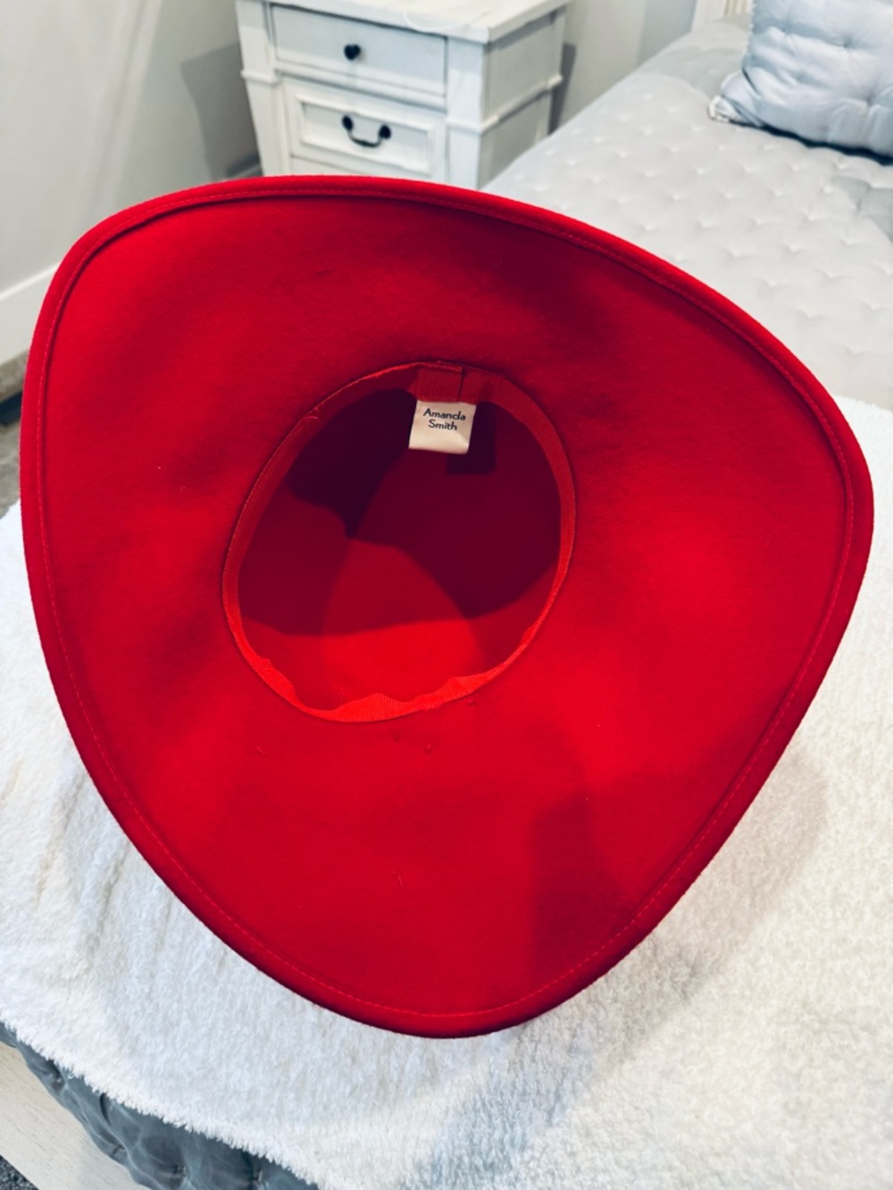 Amanda Smith Red Wide-Brim Hat with Flower Accent 💯 wool - Picture 7 of 7